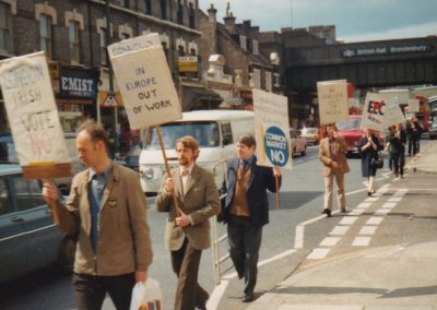 UK EEC Referendum 1975, Dalton Kelly (O Ceallaigh) 2nd from front